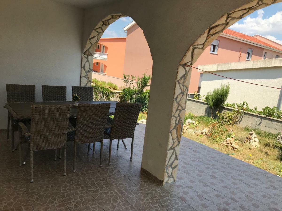 Apartmani Darija Vir Exterior photo