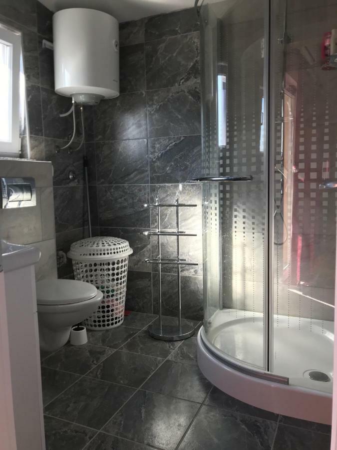 Apartmani Darija Vir Exterior photo